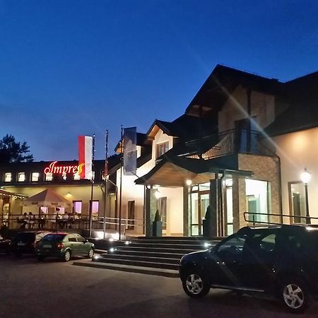 Hotel Impressa Niedrzwica Duza Bagian luar foto