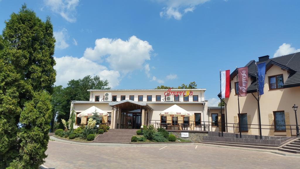 Hotel Impressa Niedrzwica Duza Bagian luar foto